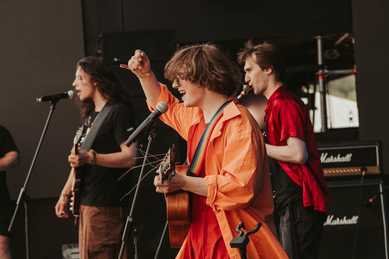 Бонд с кнопкой